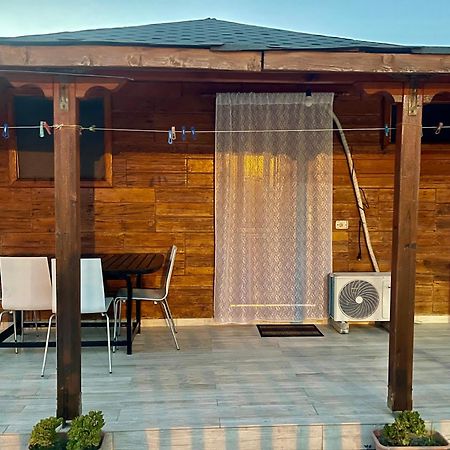 Guest House Dea Vlorë Esterno foto