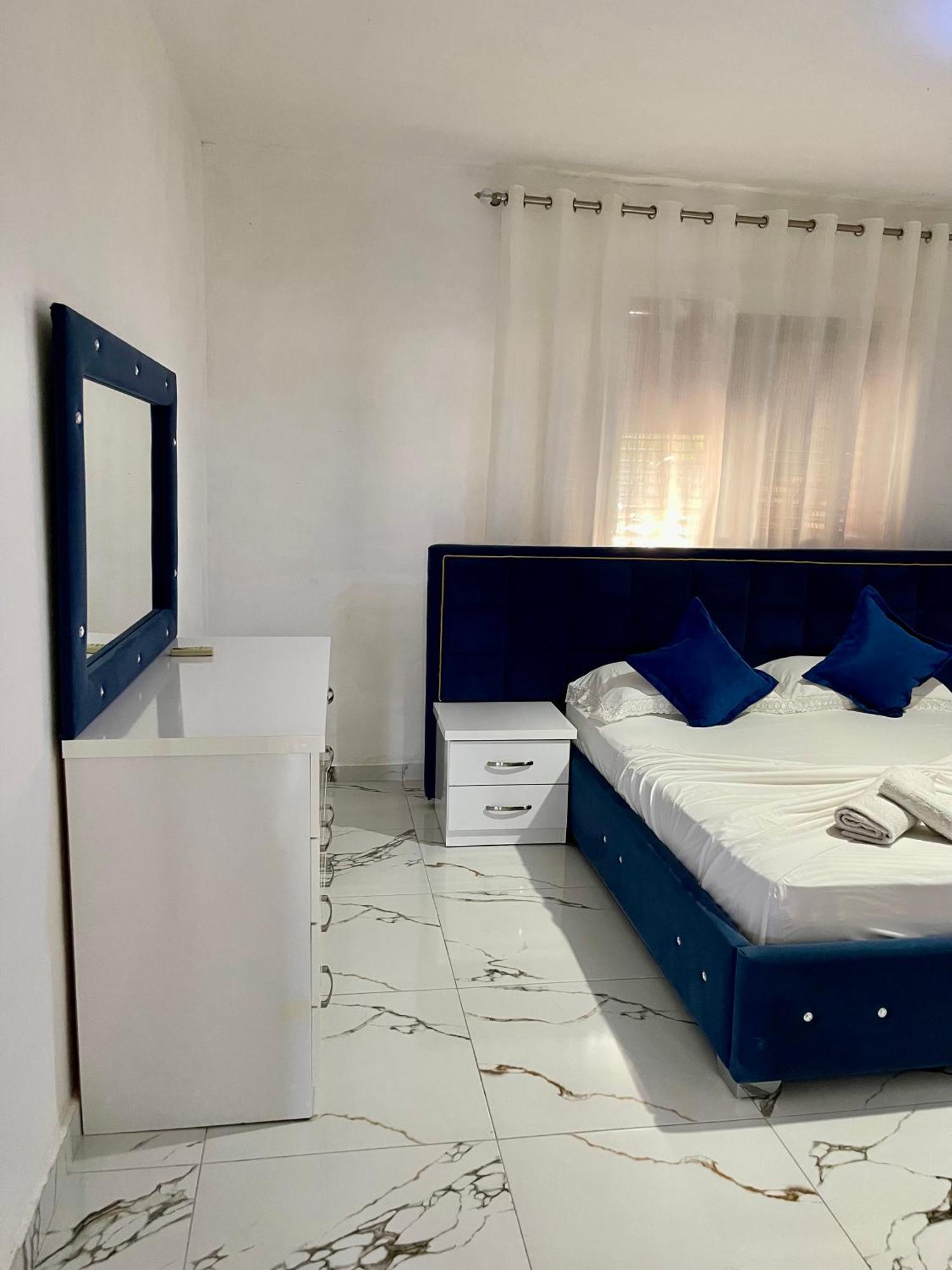 Guest House Dea Vlorë Esterno foto