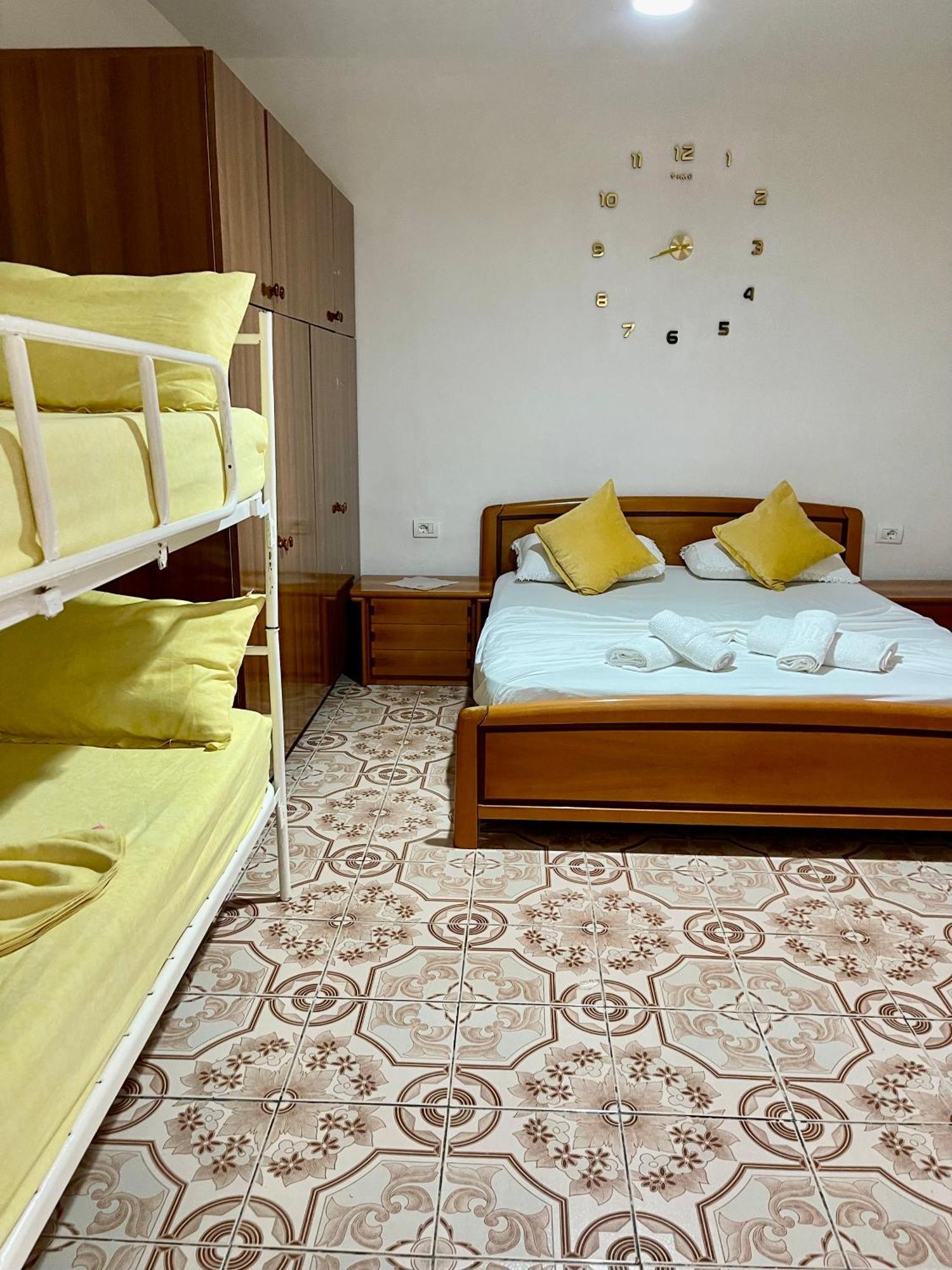 Guest House Dea Vlorë Esterno foto