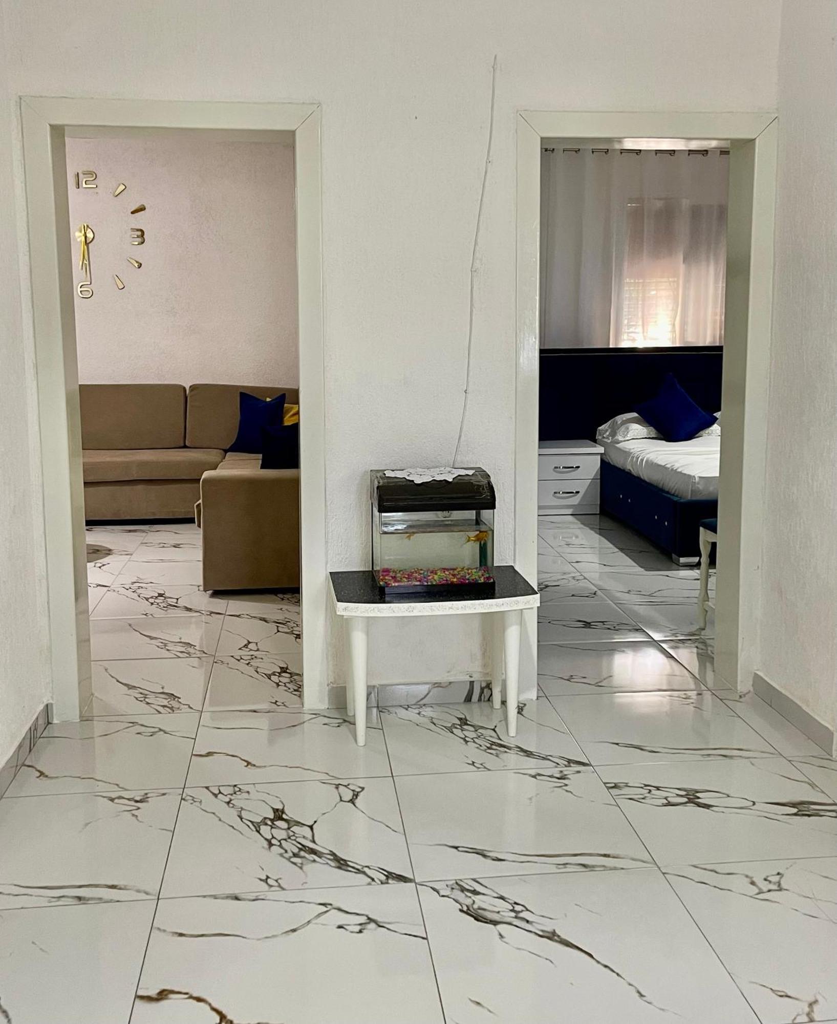 Guest House Dea Vlorë Esterno foto