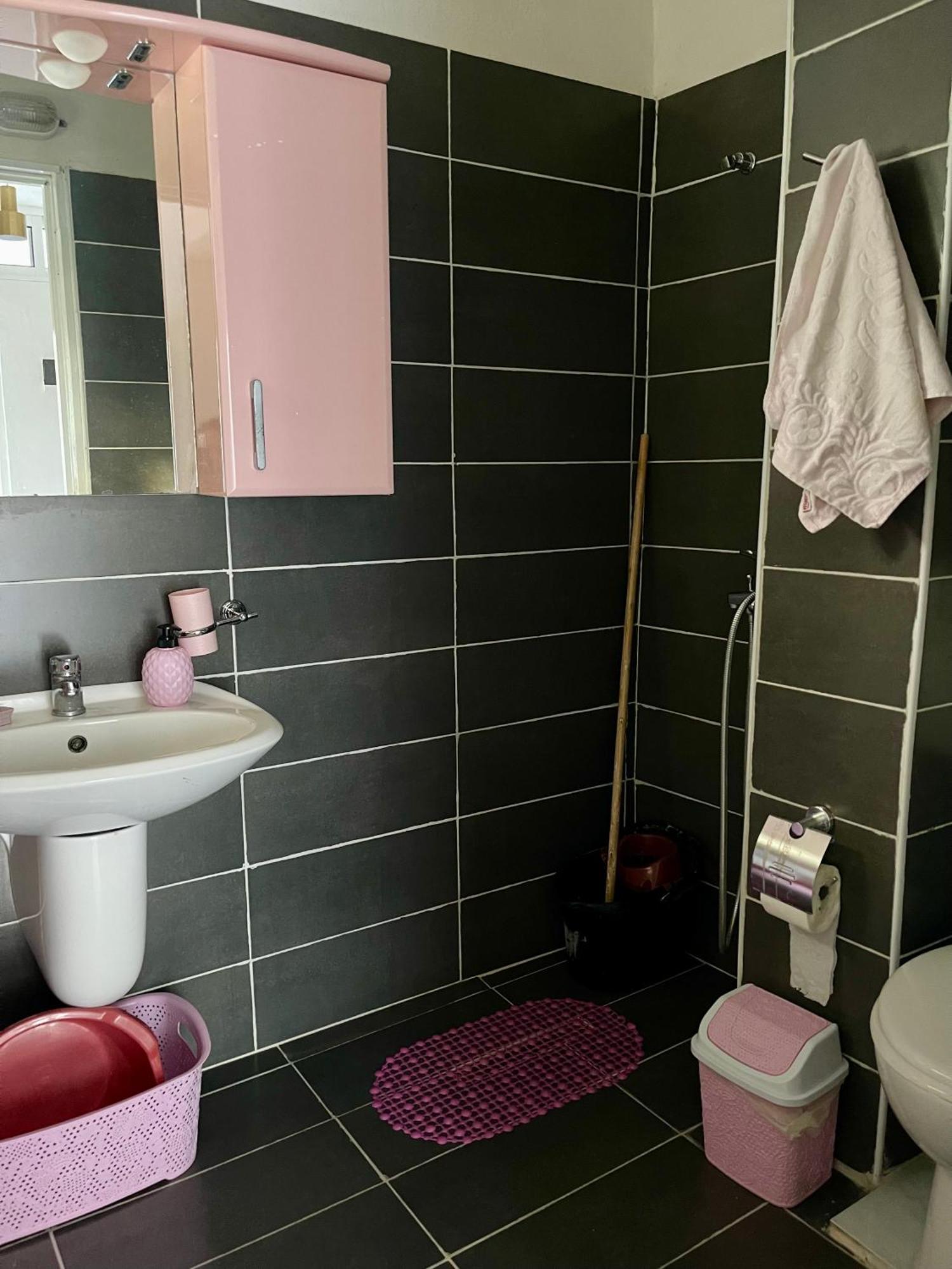 Guest House Dea Vlorë Esterno foto