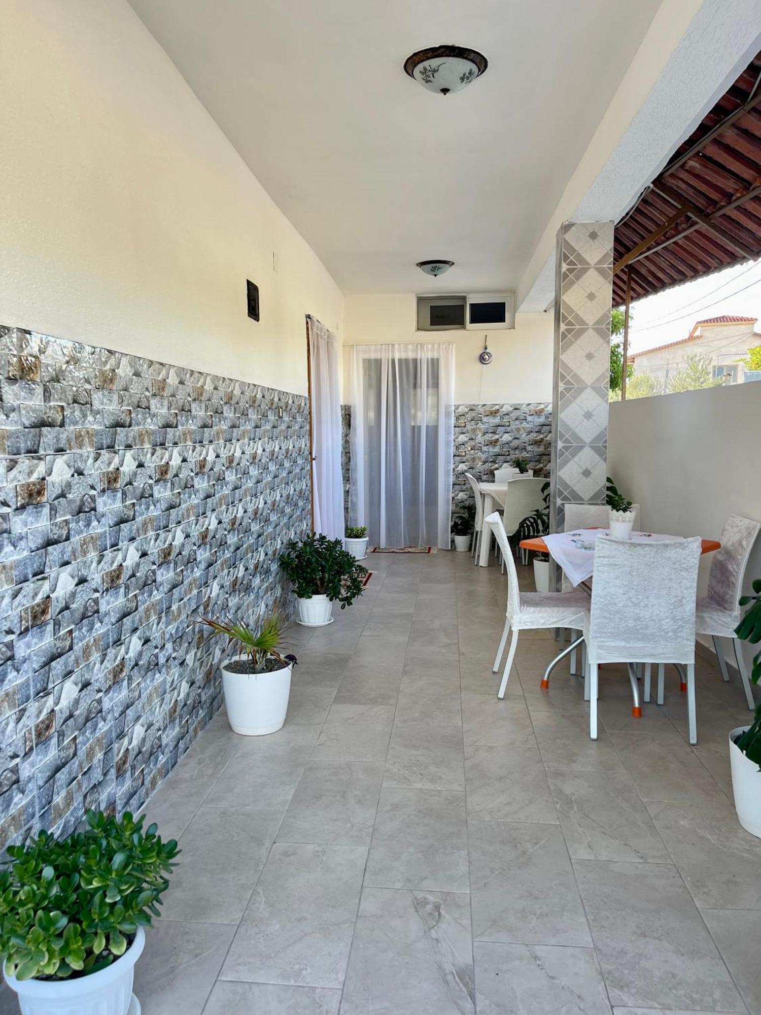 Guest House Dea Vlorë Esterno foto