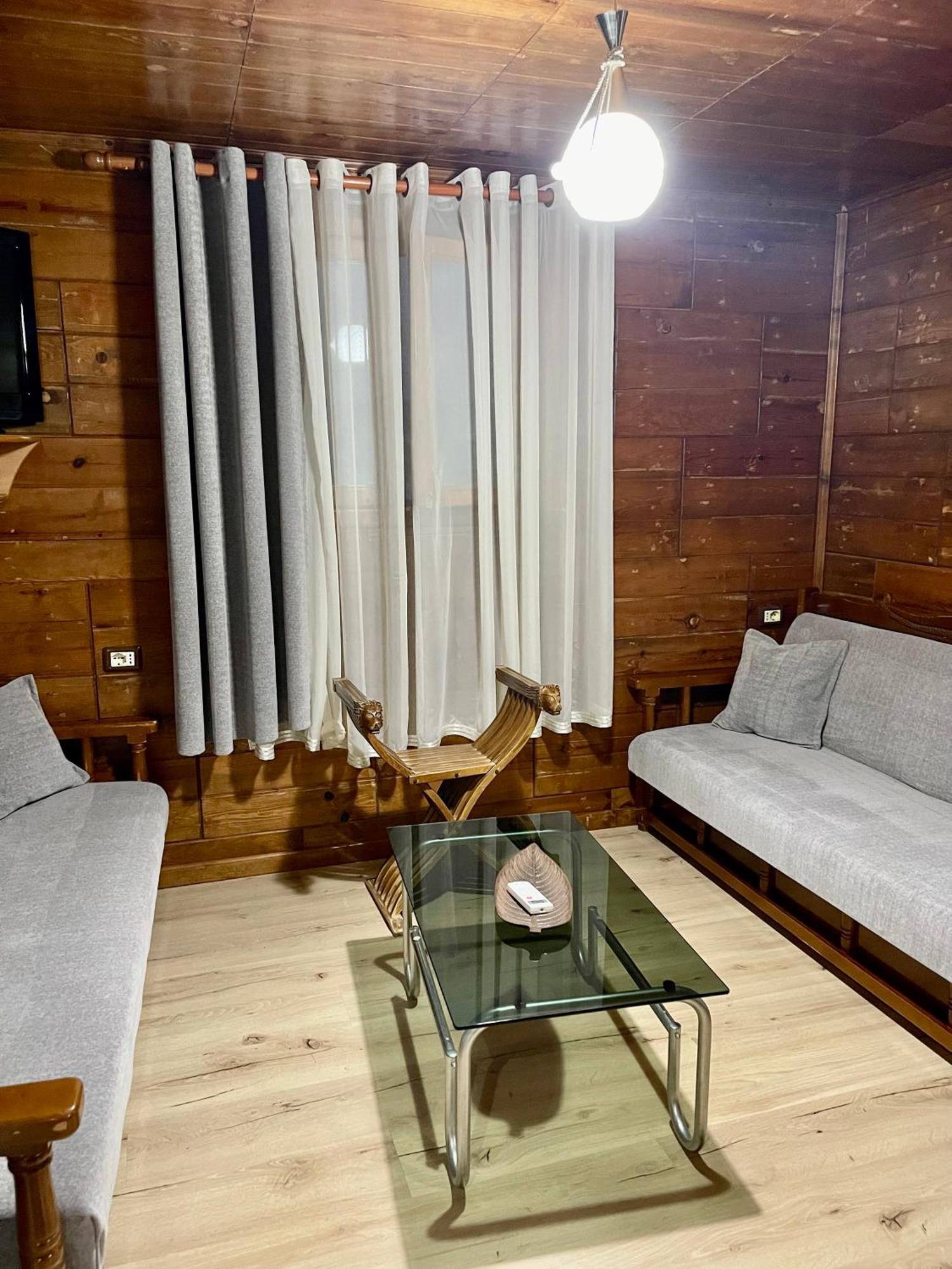 Guest House Dea Vlorë Esterno foto