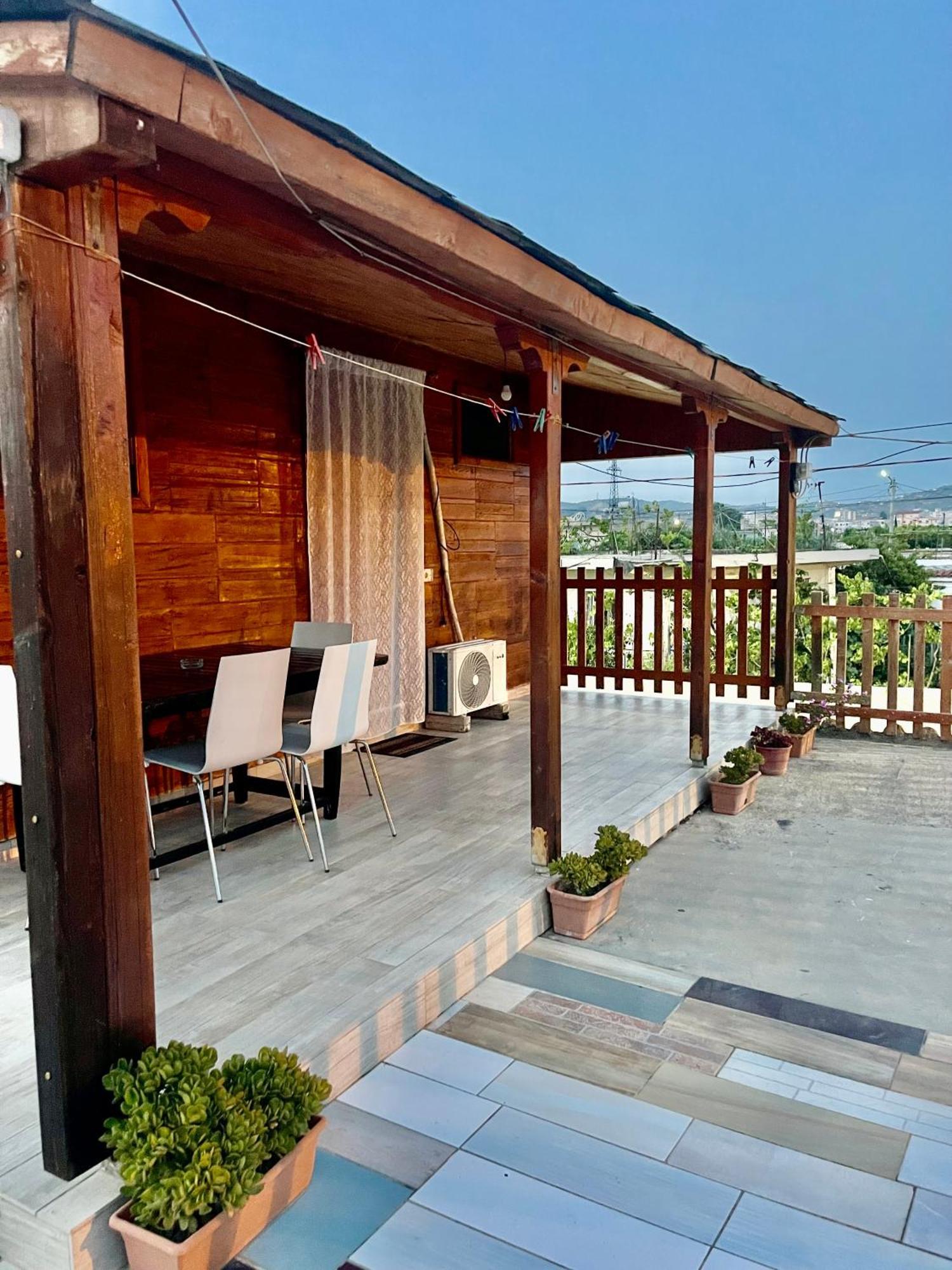 Guest House Dea Vlorë Esterno foto